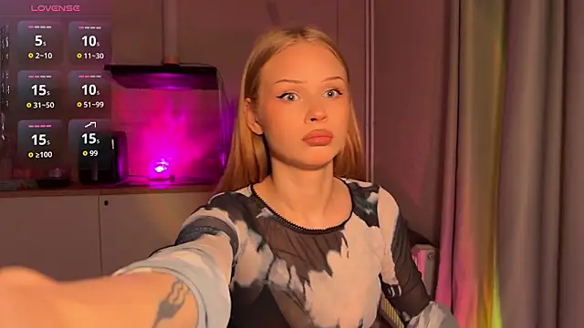 lisa barbie online show from February 2026 07:26:01 PM