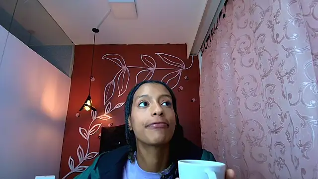 Zia Green online show from February 2025 03:29:01 PM