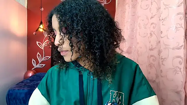 Zia Green online show from February 2025 12:04:01 PM