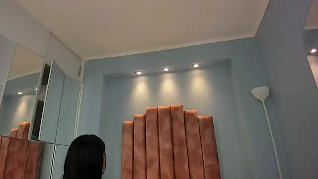 Snapshot of lou_rosse_ chatting on November 2025 08:20:01 PM lou rosse online show from November 2025 08:20:01 PM