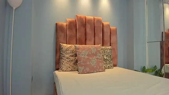 lou rosse  online show from December 2025 08:53:02 PM