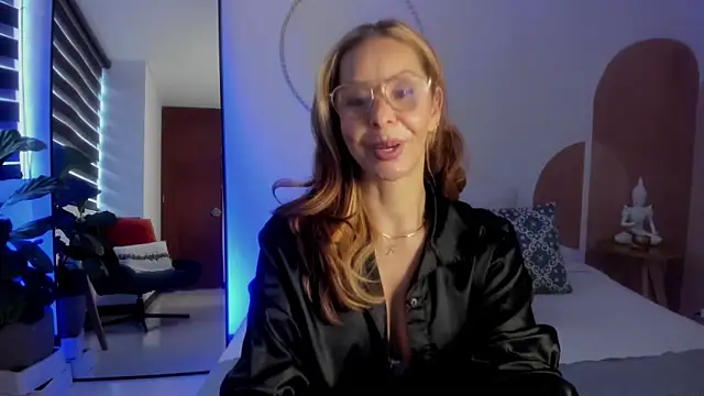 AvaCollinss online show from April 2026 12:56:01 PM