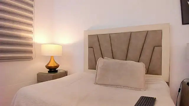 JaneLondon online show from January 2025 10:51:02 AM