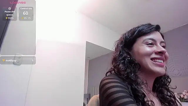 Snapshot of JaneLondon chatting on April 2026 01:07:01 AM JaneLondon online show from April 2026 01:07:01 AM