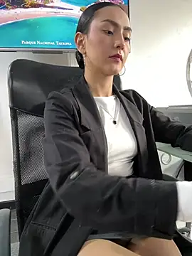 Amy Kiitty  online show from April 2026 01:35:02 PM