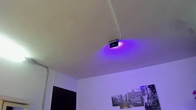 Snapshot of Amy_Kiitty_ chatting on November 2025 01:00:02 PM Amy Kiitty online show from November 2025 01:00:02 PM