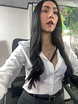 Amy Kiitty  online show from April 2026 01:37:01 PM