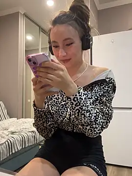 viviandaimond1 online show from February 2025 03:52:02 PM