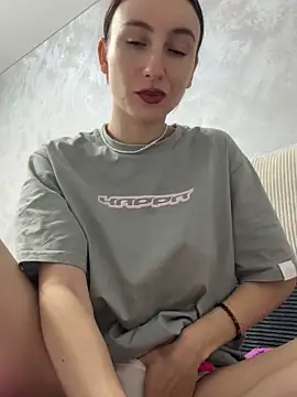 Snapshot of viviandaimond1 chatting on November 2025 05:49:02 PM viviandaimond1 online show from November 2025 05:49:02 PM