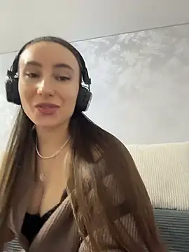 Snapshot of viviandaimond1 chatting on November 2025 08:09:02 PM viviandaimond1 online show from November 2025 08:09:02 PM