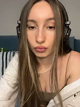 viviandaimond1 online show from February 2025 08:03:02 PM