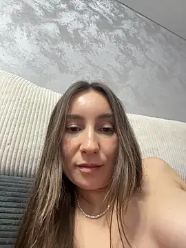 Snapshot of viviandaimond1 chatting on December 2025 08:04:02 PM viviandaimond1 online show from December 2025 08:04:02 PM