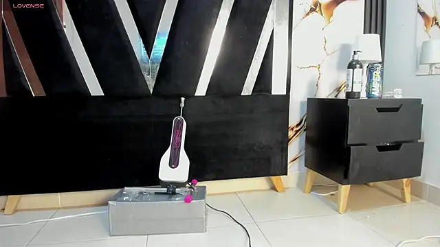 KarinaSimonz online show from December 2025 07:49:02 PM