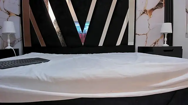 KarinaSimonz online show from March 2026 07:32:02 PM