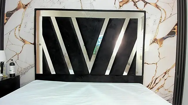 Snapshot of KarinaSimonz chatting on November 2025 08:23:02 PM KarinaSimonz online show from November 2025 08:23:02 PM