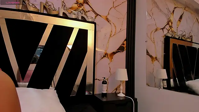 KarinaSimonz online show from February 2026 07:44:01 PM