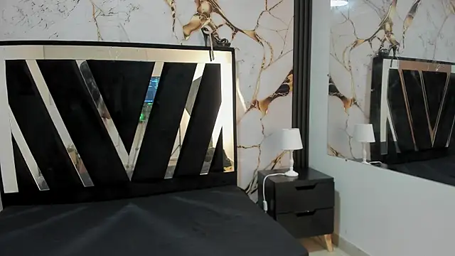 KarinaSimonz online show from October 2025 07:25:01 PM