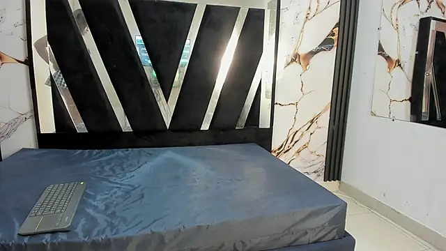 Snapshot of KarinaSimonz chatting on November 2025 07:40:02 PM KarinaSimonz online show from November 2025 07:40:02 PM