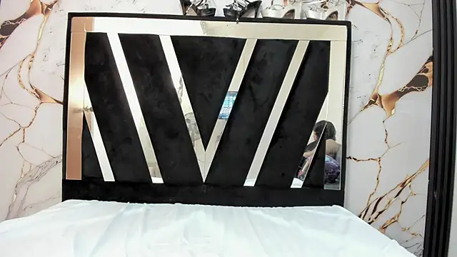 KarinaSimonz online show from February 2026 08:05:02 PM