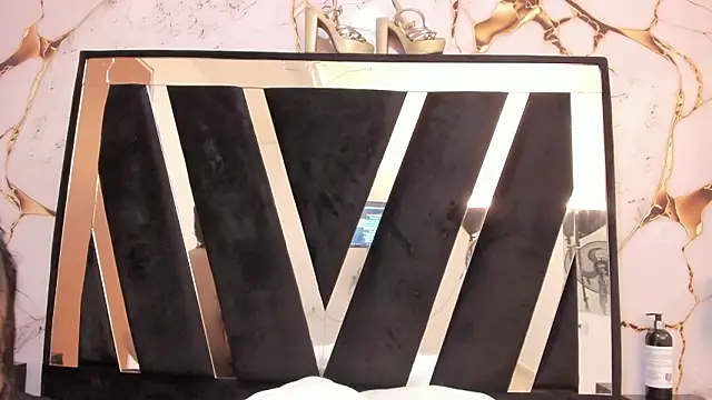 KarinaSimonz online show from February 2026 07:58:01 PM