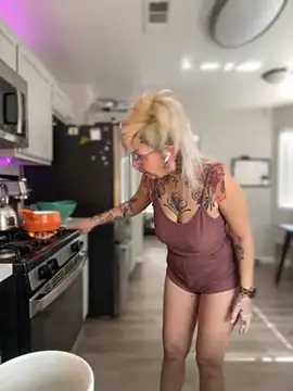 Snapshot of GoldieBakeman chatting on December 2025 07:34:02 PM GoldieBakeman online show from December 2025 07:34:02 PM