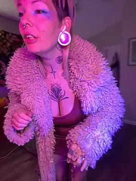 Snapshot of GoldieBakeman chatting on October 2025 06:48:02 PM GoldieBakeman online show from October 2025 06:48:02 PM