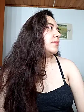 Emi chik online show from November 2025 11:58:01 AM