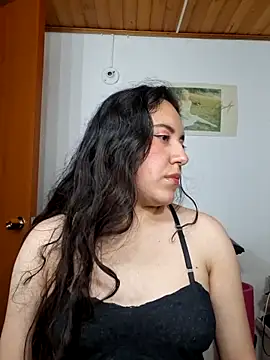 Emi chik online show from April 2026 04:38:01 AM
