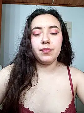 Emi chik online show from November 2025 11:48:01 AM