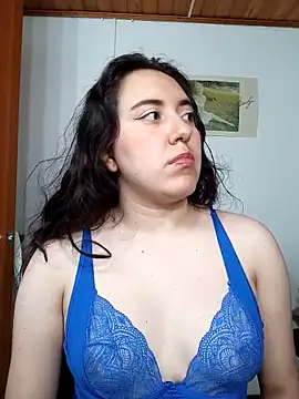 Emi chik online show from February 2026 10:24:02 AM