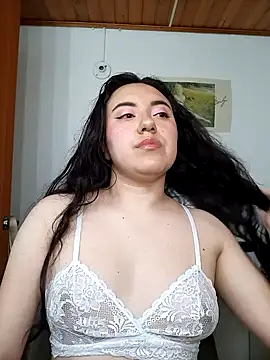 Emi chik online show from November 2025 11:25:02 AM