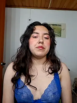 Snapshot of Emi_chik chatting on July 2026 04:41:02 AM Emi chik online show from July 2026 04:41:02 AM