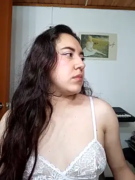 Snapshot of Emi_chik chatting on September 2025 11:10:01 AM Emi chik online show from September 2025 11:10:01 AM