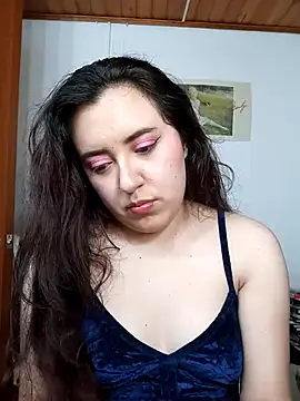 Emi chik online show from November 2025 11:57:01 AM