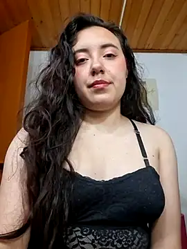 Emi chik online show from April 2026 12:29:02 PM