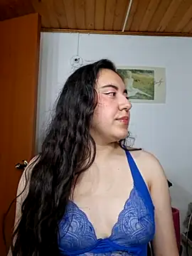Emi chik online show from April 2026 10:32:02 AM