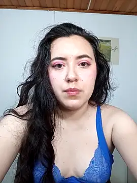 Emi chik online show from December 2025 12:37:01 PM