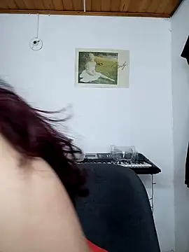 Snapshot of Emi_chik chatting on January 2025 10:52:02 AM Emi chik online show from January 2025 10:52:02 AM