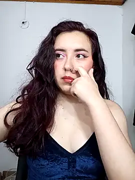 Snapshot of Emi_chik chatting on January 2025 10:17:02 AM Emi chik online show from January 2025 10:17:02 AM
