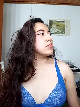 Snapshot of Emi_chik chatting on September 2025 10:53:01 AM Emi chik online show from September 2025 10:53:01 AM
