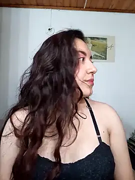 Snapshot of Emi_chik chatting on September 2025 11:05:02 AM Emi chik online show from September 2025 11:05:02 AM