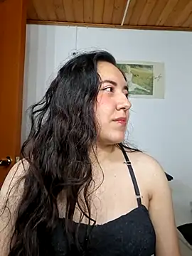 Emi chik online show from February 2026 10:04:02 AM