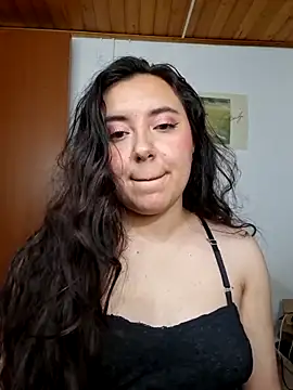 Emi chik online show from May 2026 05:57:02 AM