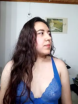 Snapshot of Emi_chik chatting on September 2025 11:16:01 AM Emi chik online show from September 2025 11:16:01 AM