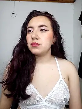 Snapshot of Emi_chik chatting on January 2025 11:00:02 AM Emi chik online show from January 2025 11:00:02 AM