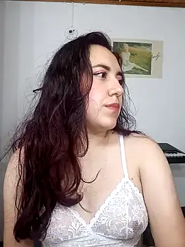 Snapshot of Emi_chik chatting on January 2025 02:25:02 AM Emi chik online show from January 2025 02:25:02 AM