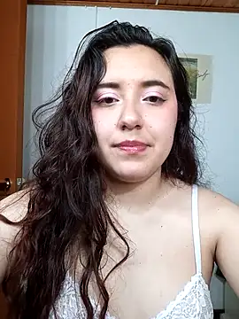 Snapshot of Emi_chik chatting on October 2025 11:00:01 AM Emi chik online show from October 2025 11:00:01 AM