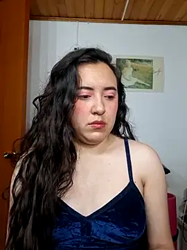 Emi chik online show from April 2026 11:12:01 AM