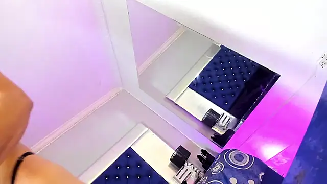 Snapshot of Eyleen_Santos chatting on November 2025 07:25:01 PM Eyleen Santos online show from November 2025 07:25:01 PM