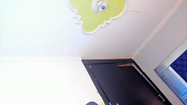 Eyleen Santos online show from April 2026 07:50:02 PM